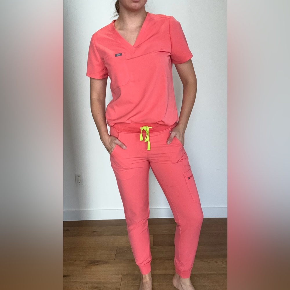 FIGS Hot Coral Catarina Top / Zamora Pant Scrub Set S